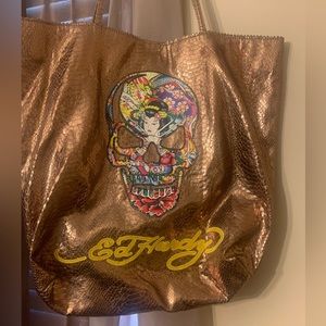 🔥Ed Hardy Tote.. Excellent Condition only Carried it for a couple hours 🔥